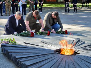 Дніпро вшанував День пам'яті та перемоги над нацизмом