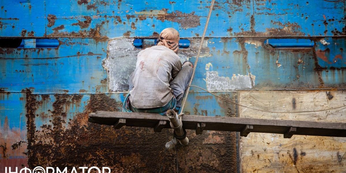 Дніпро: чужинці чи свої? Як змінюється кількість іноземних працівників в Україні