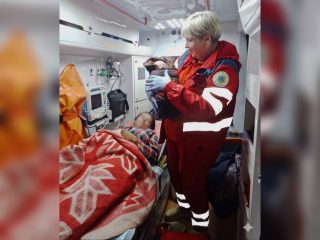 Дніпровські парамедики допомогли народитися сьомій дитині у Васильківській громаді