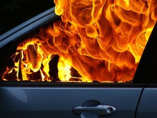 Підпалював автівки військових у Дніпрі: вийшов вирок