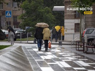 Погода у Дніпрі: дощі та грози на західному напрямку
